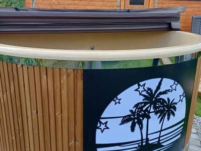 Hot Tub Ø 185–200 cm mit externem Ofen 4