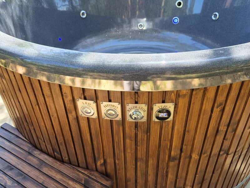 Hot Tub Ø 200–225 cm mit integriertem Ofen