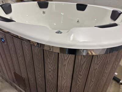 Quadratischer Hot Tub Thermoholz 220 cm 1