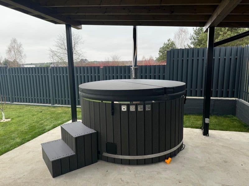 Hot Tub Ø 185–200 cm mit integriertem Ofen