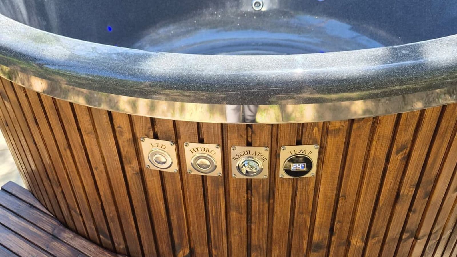 Hot Tub Ø 200–225 cm mit integriertem Ofen
