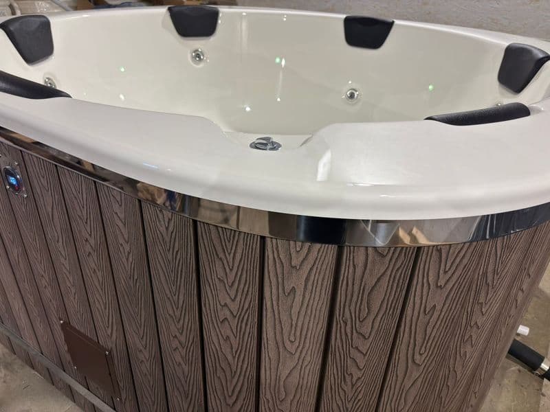 Quadratischer Hot Tub Thermoholz 220 cm